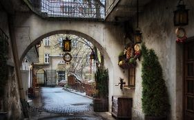 Golden Queen Apartments Jewish District